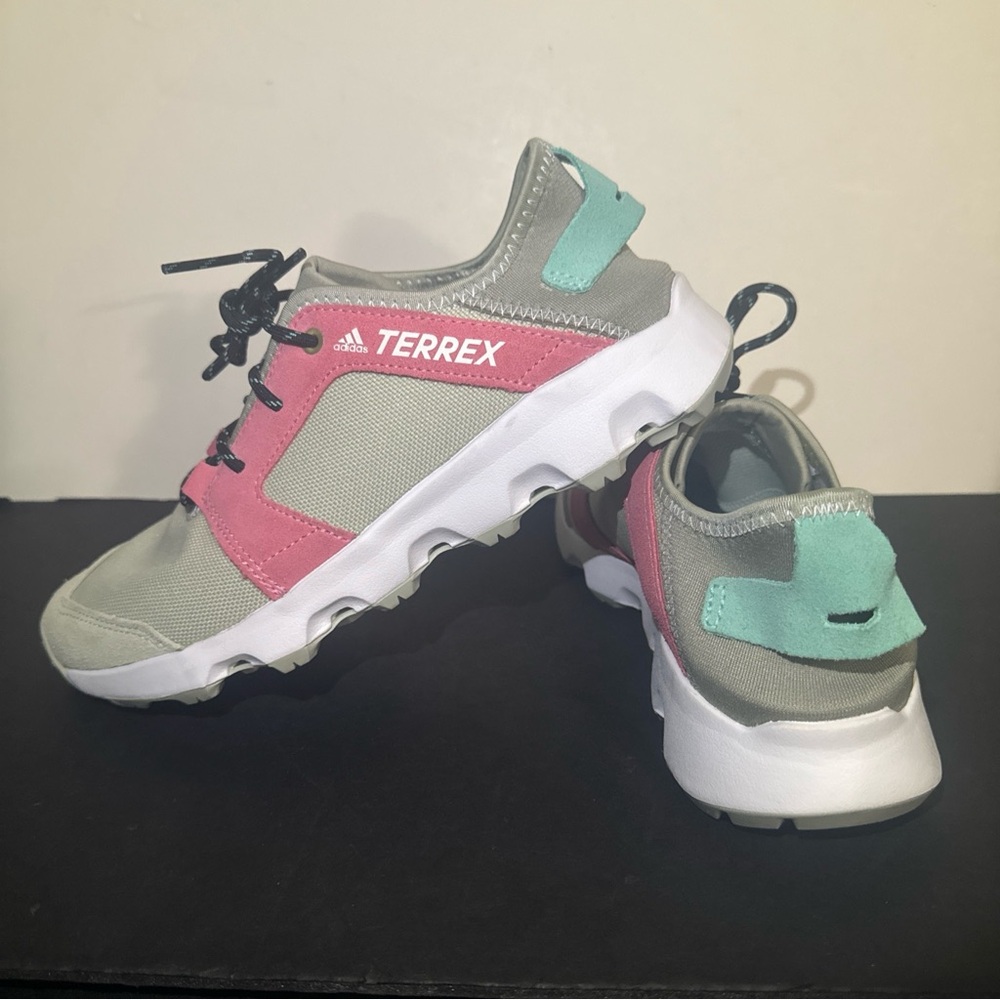 Adidas Terrex Hiking sneaker size 7.5 women’s